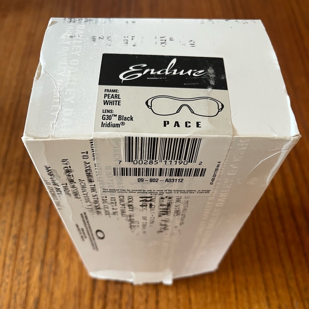 Oakley White Enduring Pace Sunglasses - Women's - Sports - Golf - Cycling - NWT - Picture 6 of 11